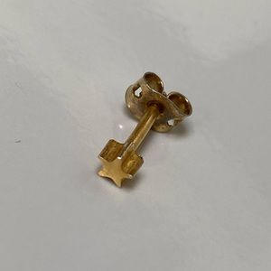 5/$25 - Gold-tone Single Star Stud